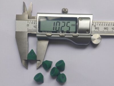 Đá nhựa hình nón 10x10 mm